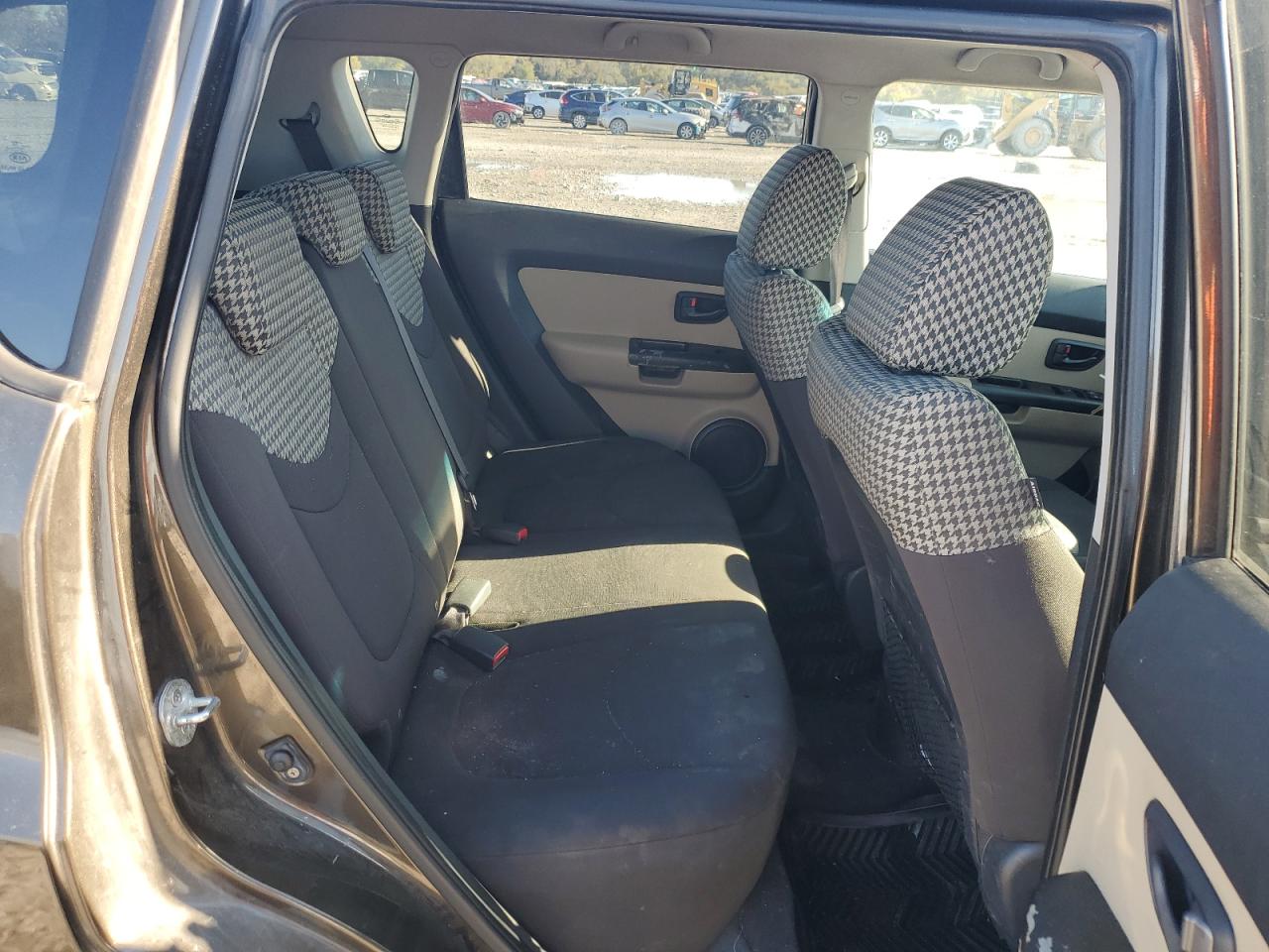 2010 Kia Soul + VIN: KNDJT2A22A7048938 Lot: 91074165