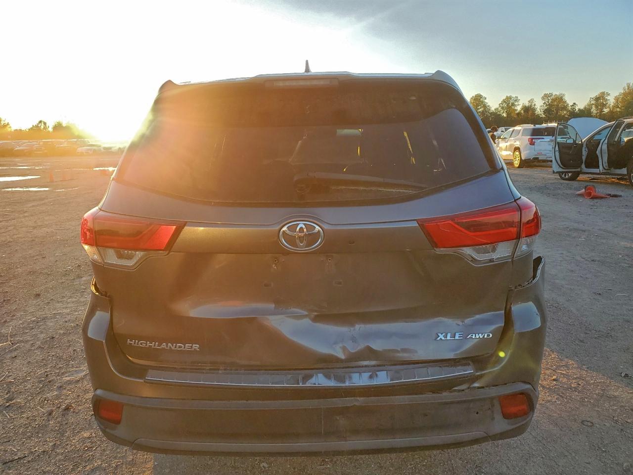 2018 Toyota Highlander Se VIN: 5TDJZRFH5JS497928 Lot: 94341465