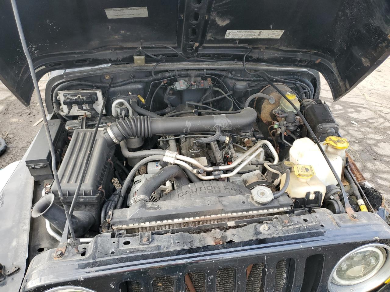 2000 Jeep Wrangler / Tj Sport VIN: 1J4FA49S7YP702364 Lot: 92419255