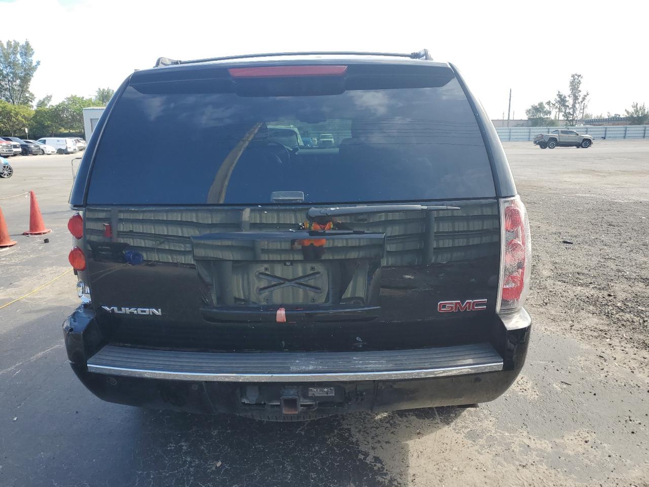 2014 GMC Yukon Denali VIN: 1GKS1EEF8ER114044 Lot: 92538025