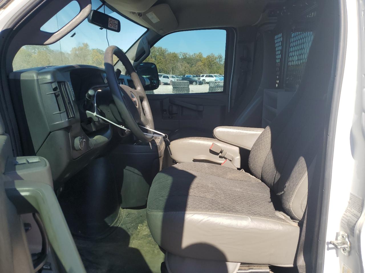 2019 GMC Savana G2500 VIN: 1GTW7AFG8K1306490 Lot: 90839125