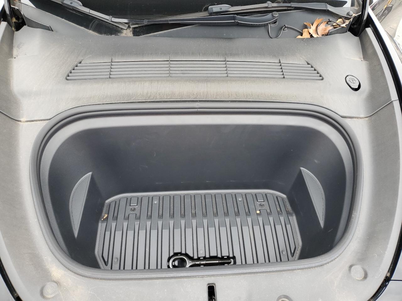 2022 Tesla Model Y VIN: 7SAYGDEFXNF494575 Lot: 92131305