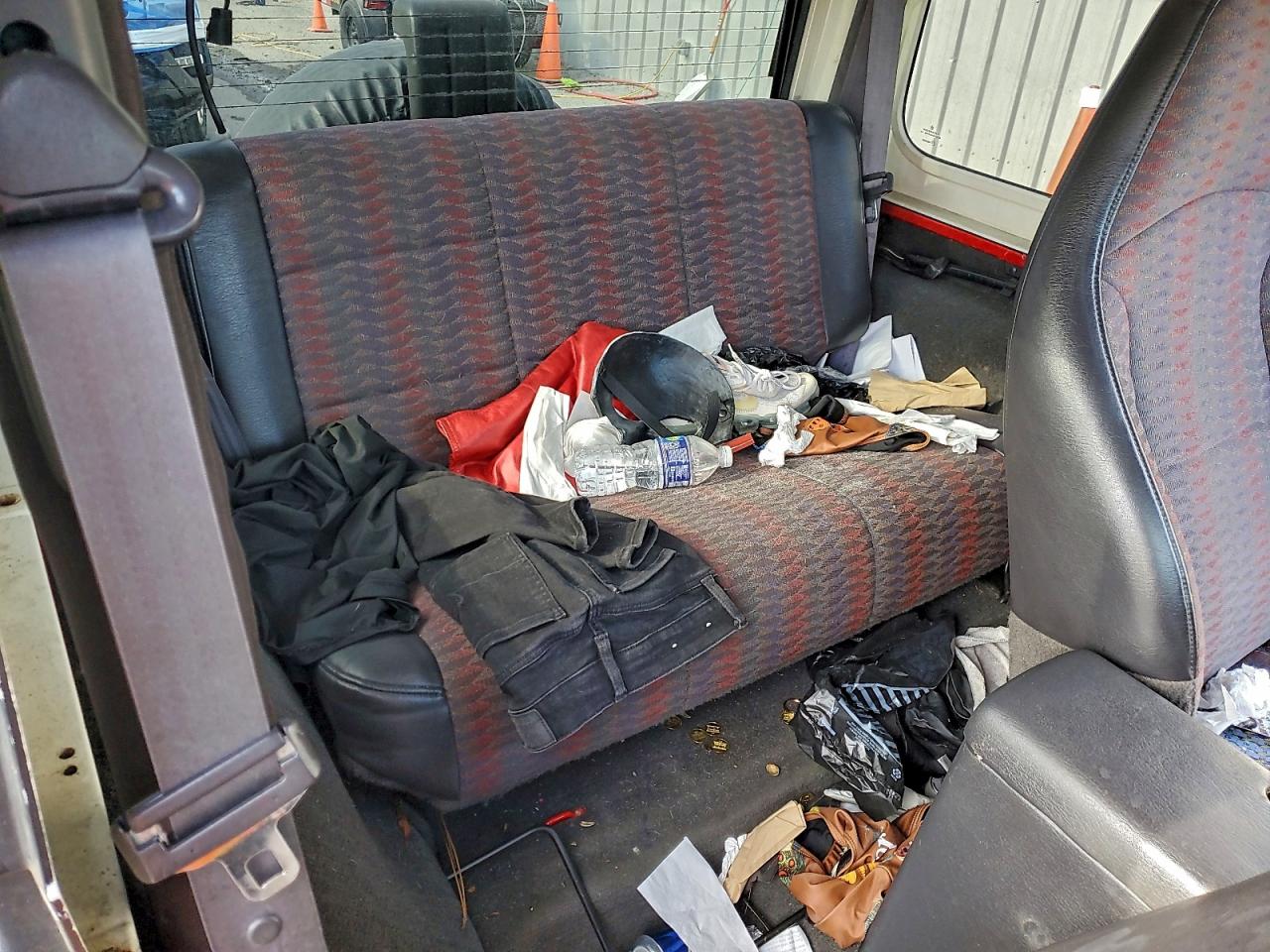 2000 Jeep Wrangler / Tj Se VIN: 1J4FA29P3YP767731 Lot: 94227975