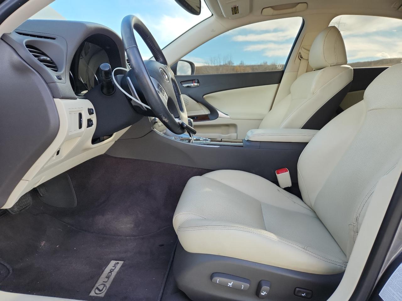 2013 Lexus Is 250 VIN: JTHCF5C2XD2036051 Lot: 92837555