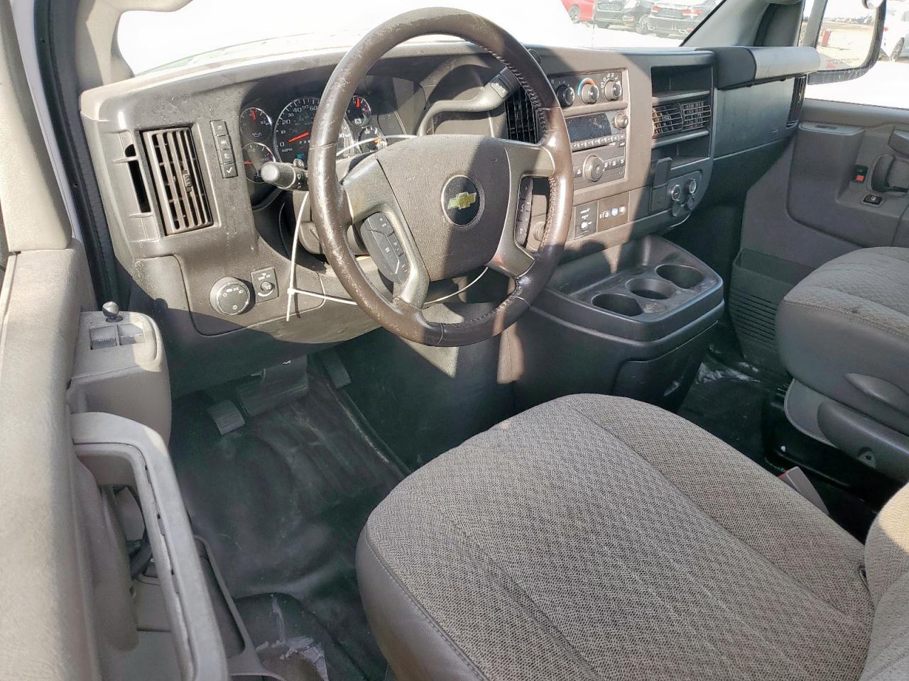 2019 Chevrolet Express Delivery Van VIN: 1GCWGAFP9K1327977 Lot: 93203105