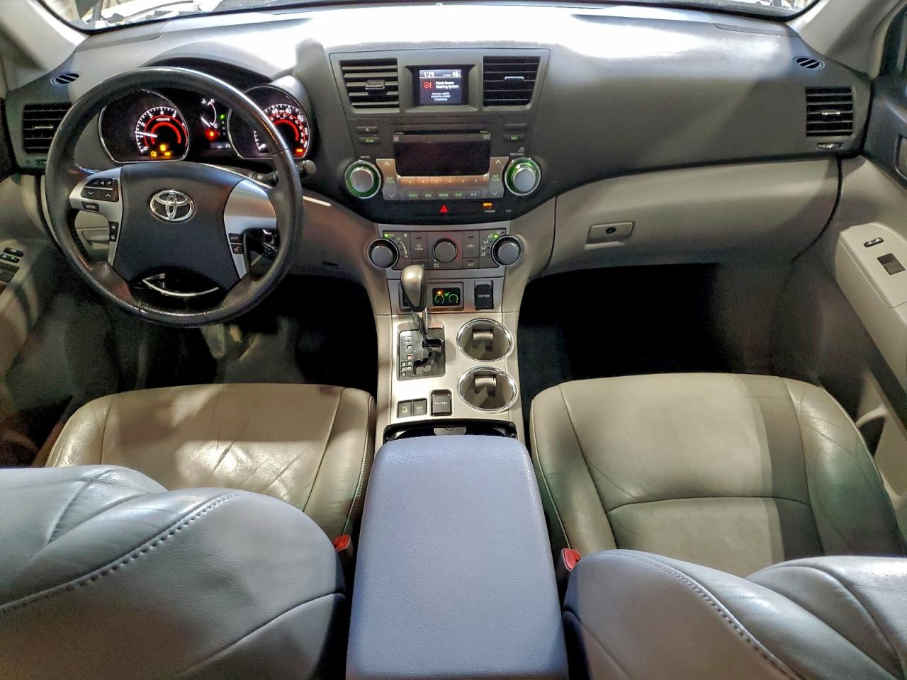 2011 Toyota Highlander Base VIN: 5TDBK3EH3BS085659 Lot: 94137385