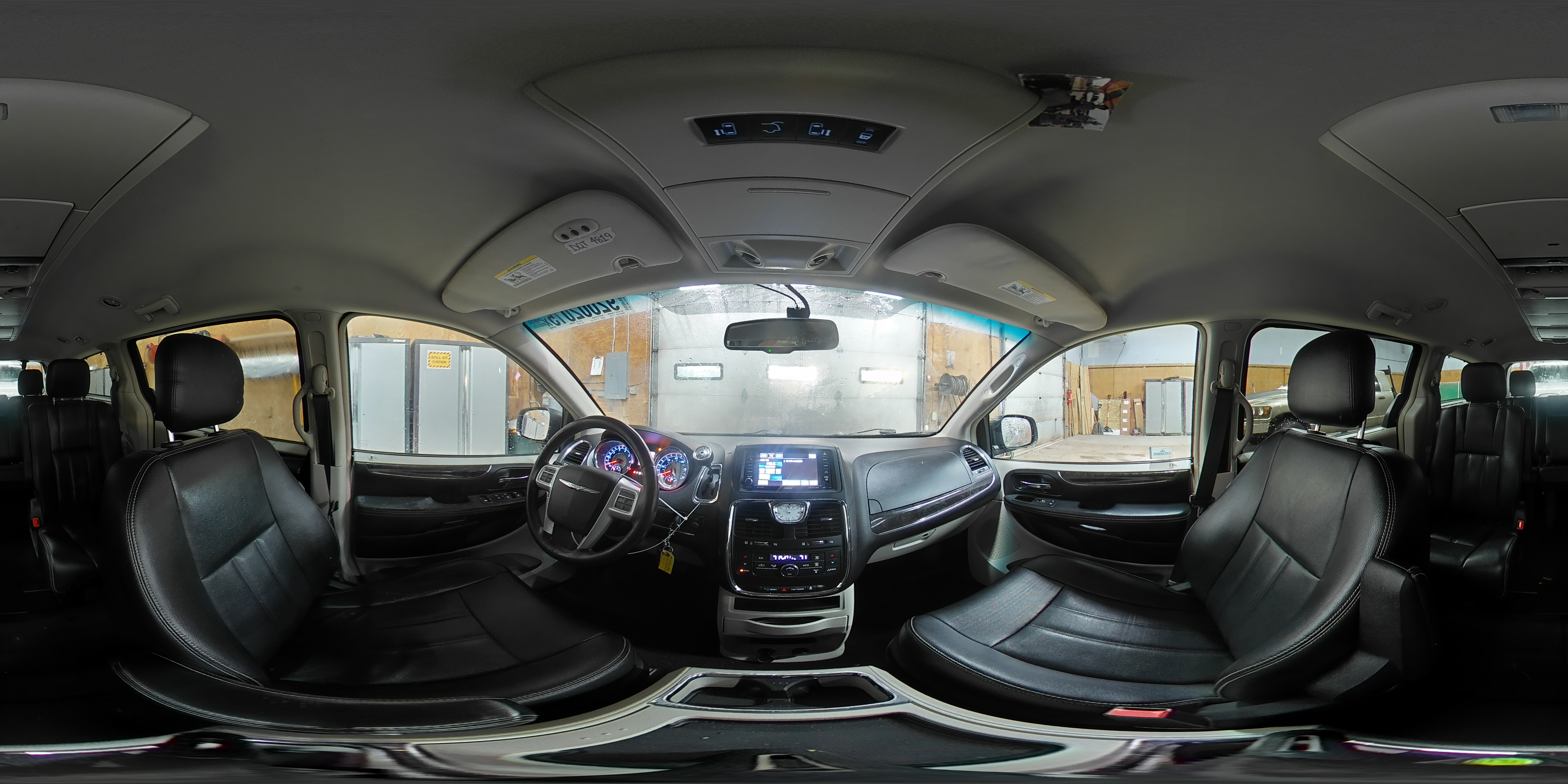 2014 Chrysler Town & Country Touring VIN: 2C4RC1BG7ER338829 Lot: 92002015