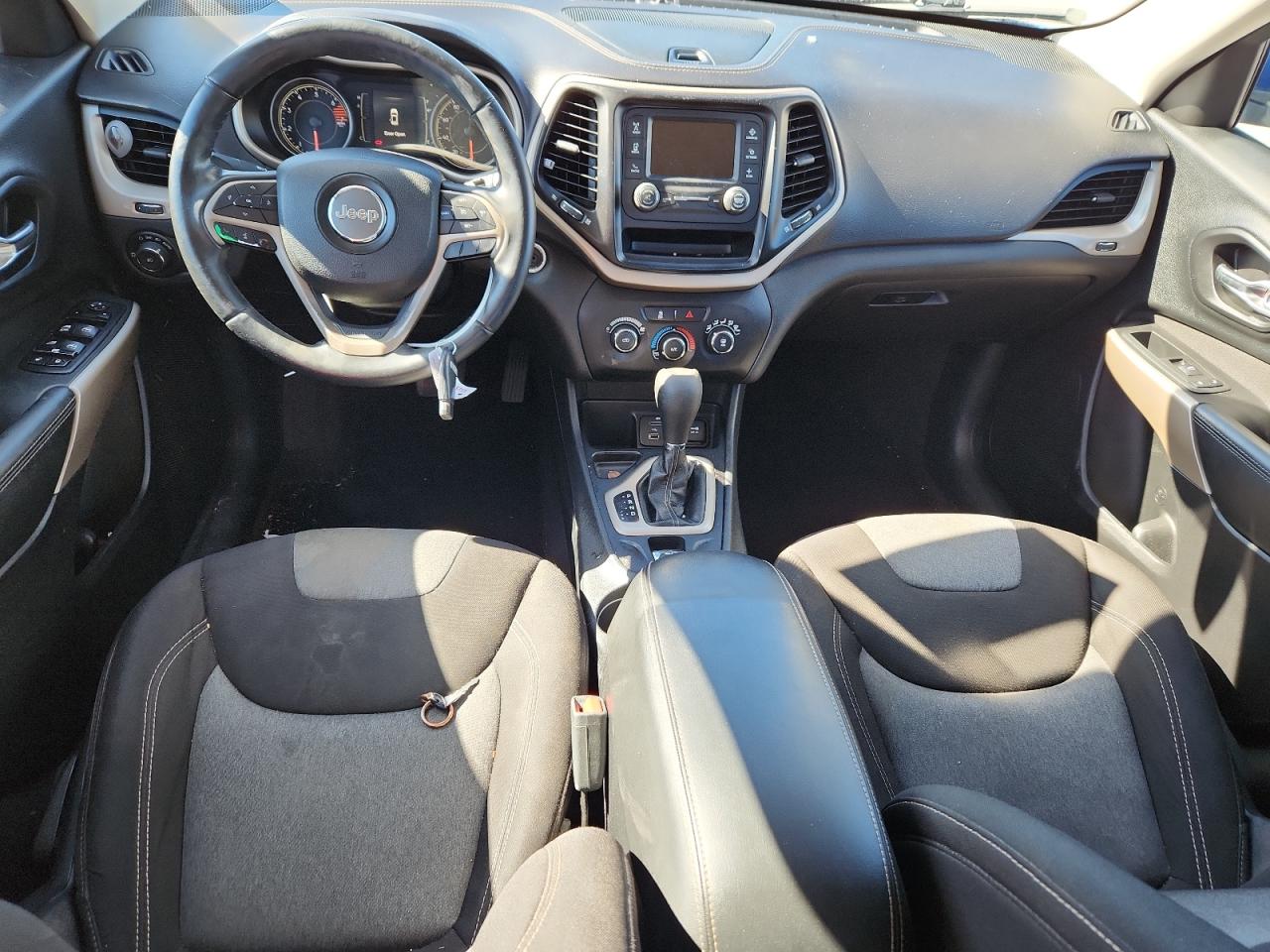 2018 Jeep Cherokee Latitude VIN: 1C4PJLCB9JD540385 Lot: 90991315