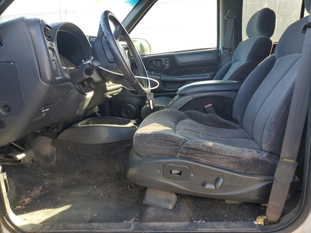 2001 Chevrolet Blazer VIN: 1GNDT13W312190971 Lot: 92645445