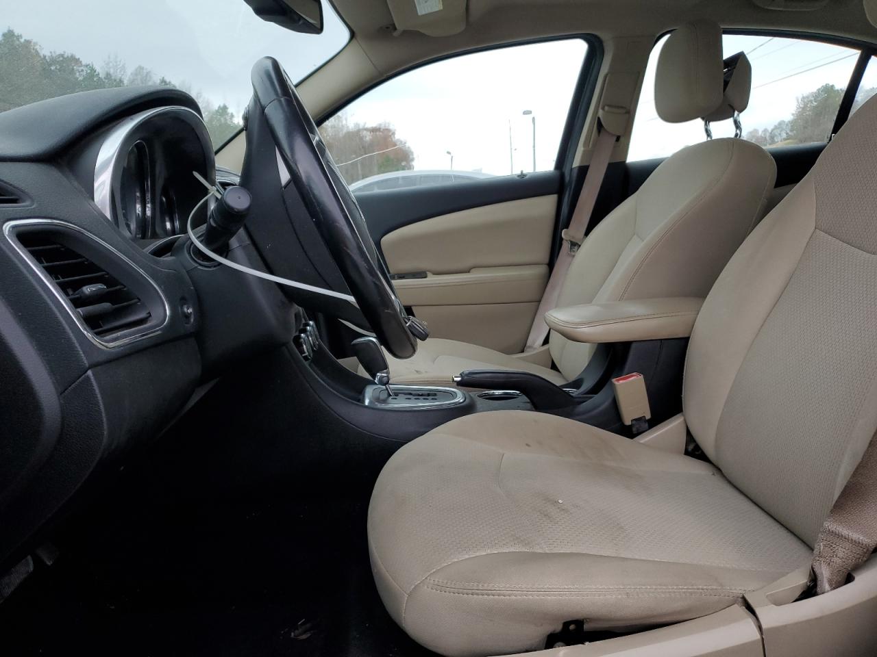 2013 Chrysler 200 Touring VIN: 1C3CCBBB7DN657048 Lot: 92851865