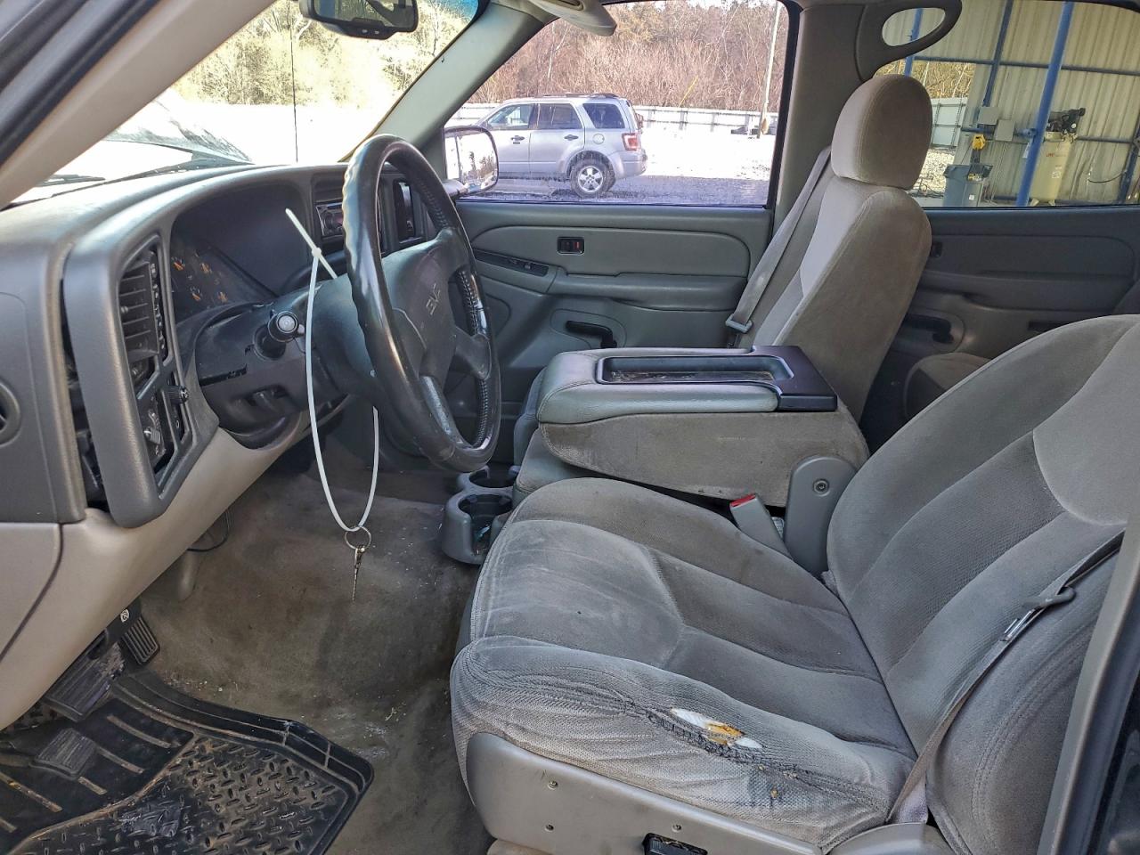 2004 GMC Yukon VIN: 1GKEK13V64J305049 Lot: 94807775