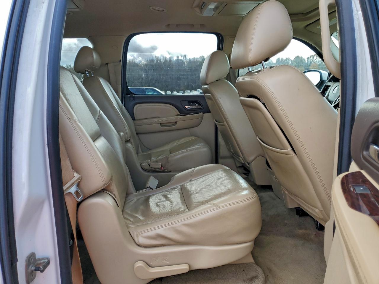 2010 GMC Yukon Xl Denali VIN: 1GKUKMEF6AR136733 Lot: 94470885