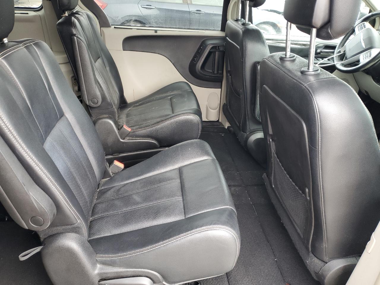 2015 Chrysler Town & Country Touring L VIN: 2C4RC1CGXFR674734 Lot: 92193855