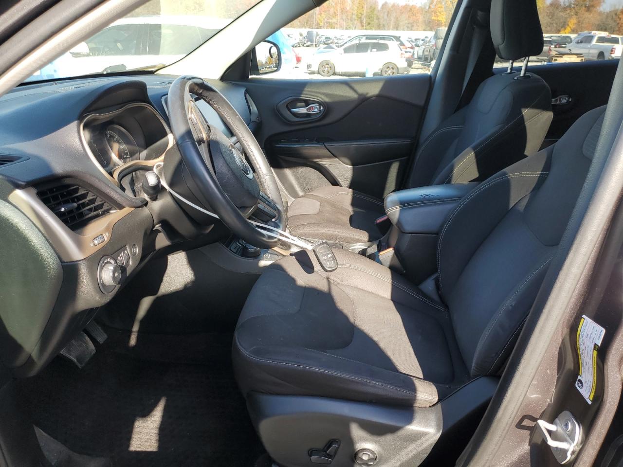 2015 Jeep Cherokee Latitude VIN: 1C4PJMCS7FW502154 Lot: 91481835