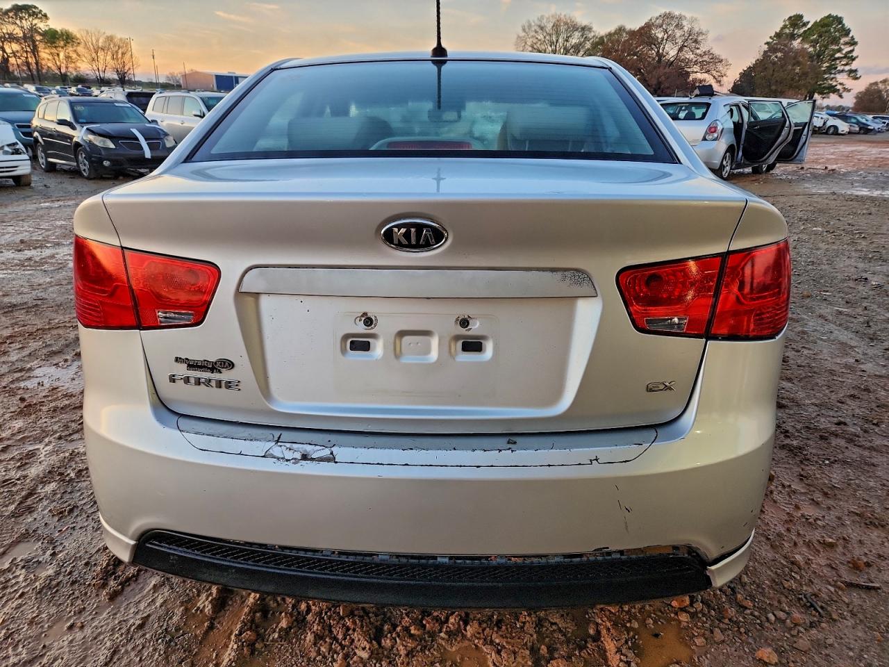 2010 Kia Forte Ex VIN: KNAFU4A24A5858840 Lot: 94363595