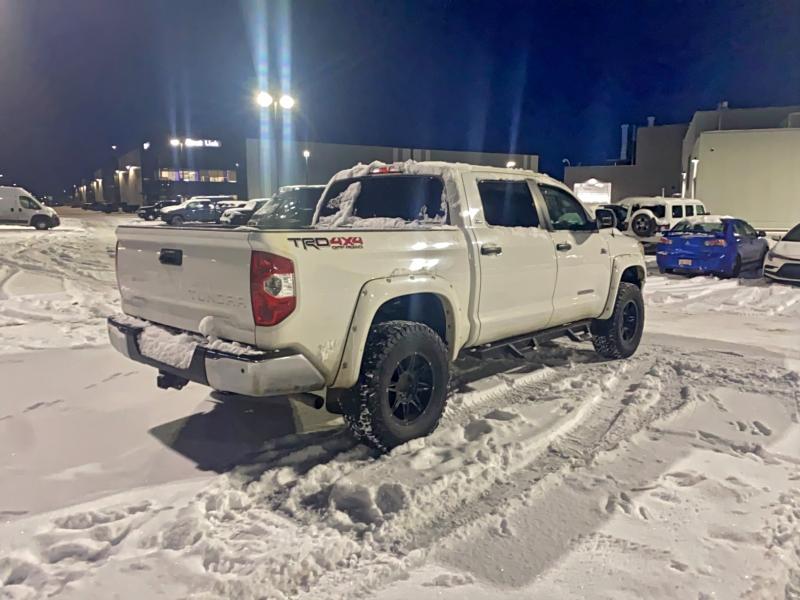 2016 TOYOTA TUNDRA CREWMAX SR5  