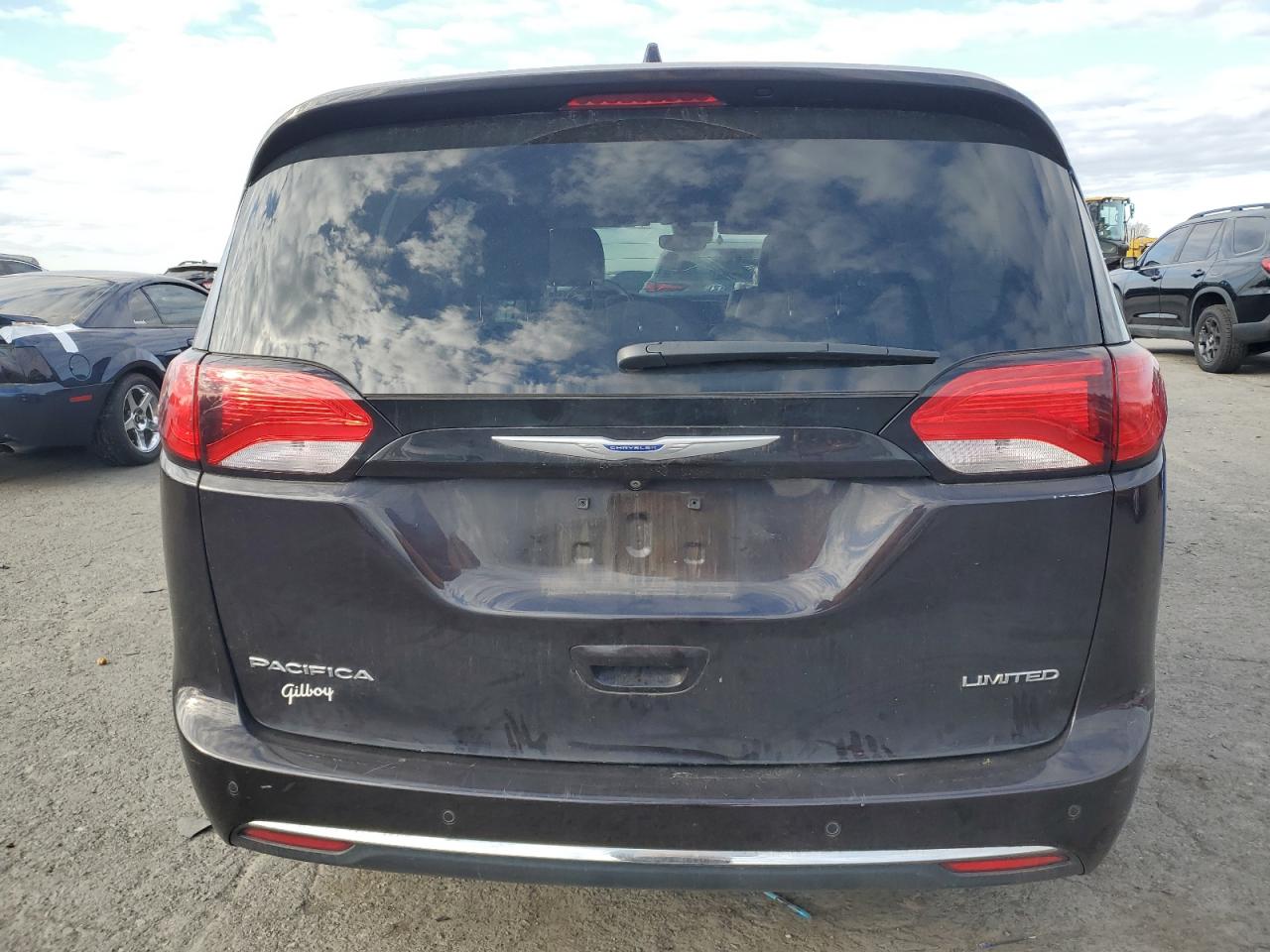 2018 Chrysler Pacifica Limited VIN: 2C4RC1GG3JR293813 Lot: 92403015