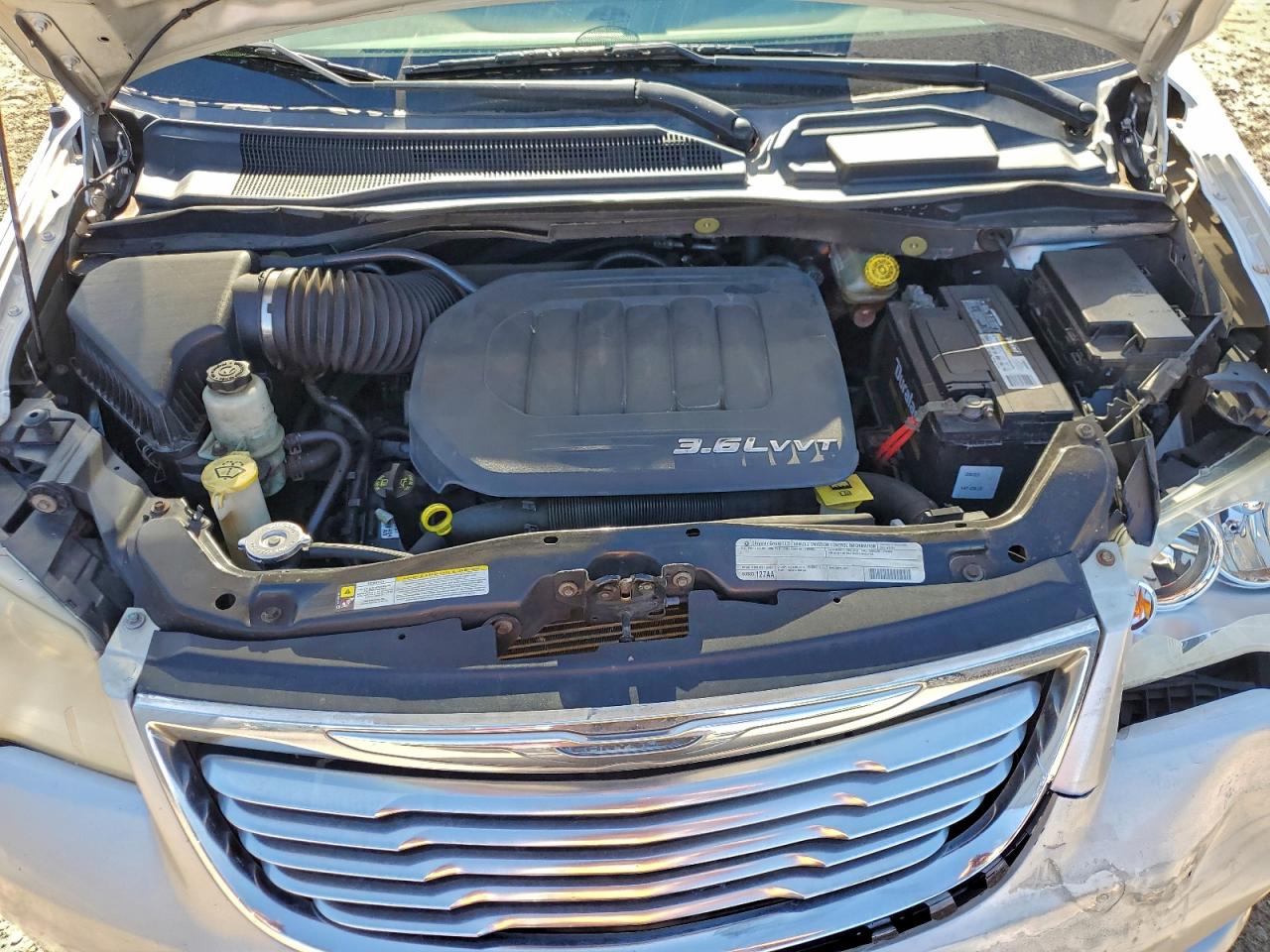 2011 Chrysler Town & Country Touring VIN: 2A4RR5DG1BR744713 Lot: 94099455