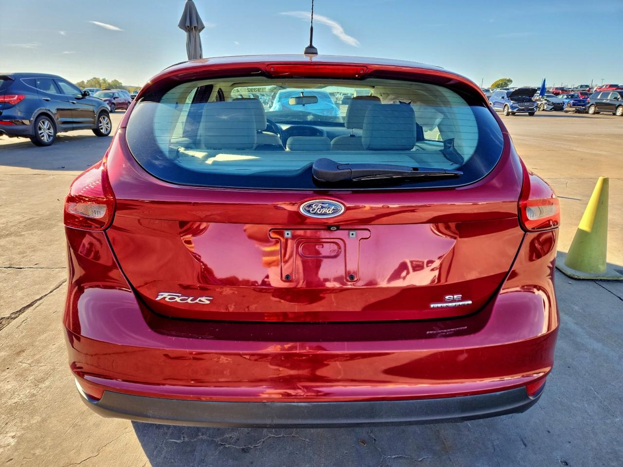 2016 Ford Focus Se VIN: 1FADP3K23GL212452 Lot: 93928245