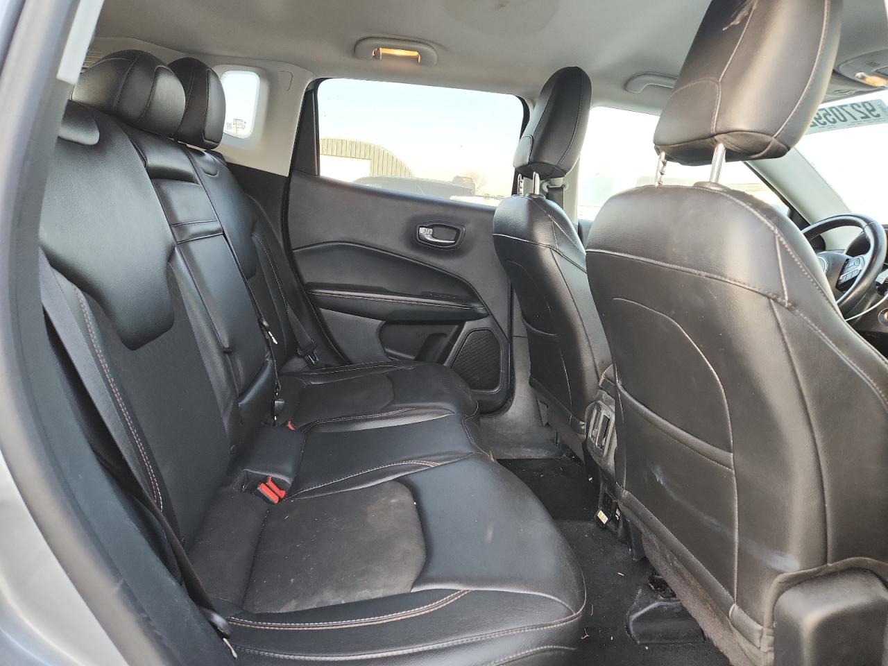 2018 Jeep Compass Latitude VIN: 3C4NJDBB0JT200101 Lot: 92705925