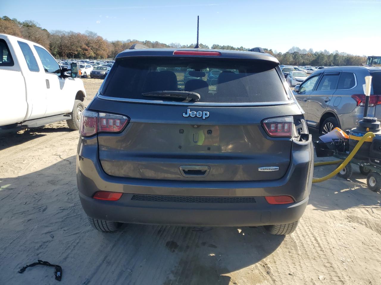2018 Jeep Compass Latitude VIN: 3C4NJCBB7JT265537 Lot: 92252315