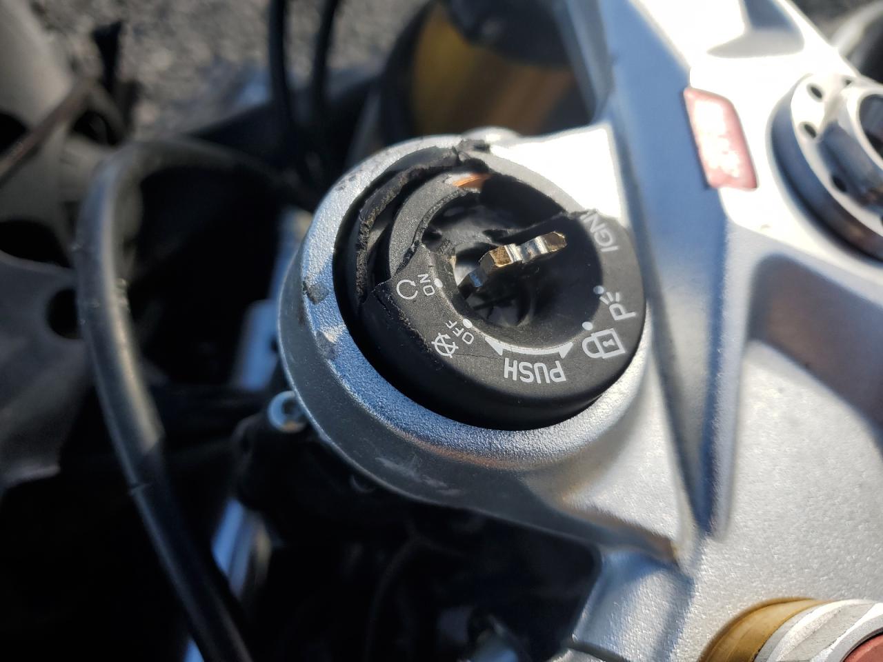 2016 Aprilia Rsv4 Rf VIN: ZD4RKUB01GS000324 Lot: 91313195