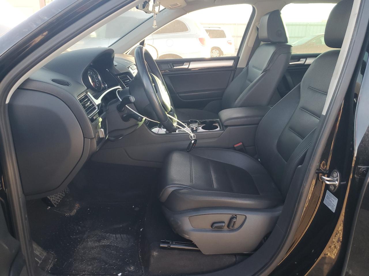 2014 Volkswagen Touareg V6 VIN: WVGEF9BPXED006273 Lot: 92117375