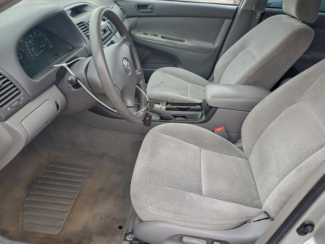 2003 Toyota Camry Le VIN: 4T1BE32K23U742676 Lot: 94325655