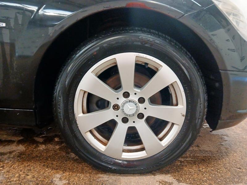 2009 MERCEDES-BENZ C CLASS C180K BLUEEFFICIENCY SE 4DR