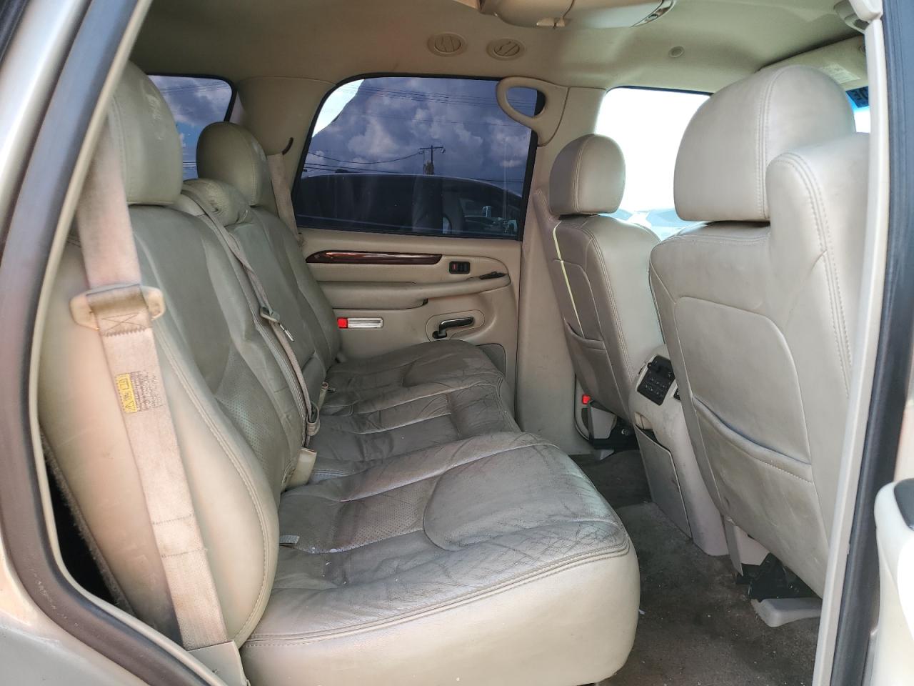 2003 Cadillac Escalade Luxury VIN: 1GYEC63T73R310811 Lot: 91702345