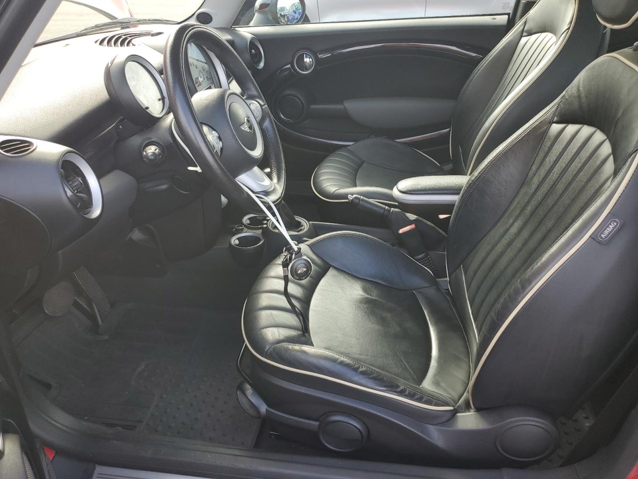 2009 Mini Cooper Clubman VIN: WMWML335X9TX35255 Lot: 91352795