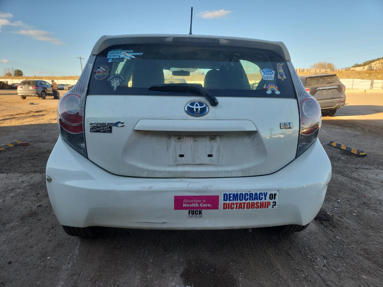 2014 Toyota Prius C VIN: JTDKDTB32E1574767 Lot: 92656865