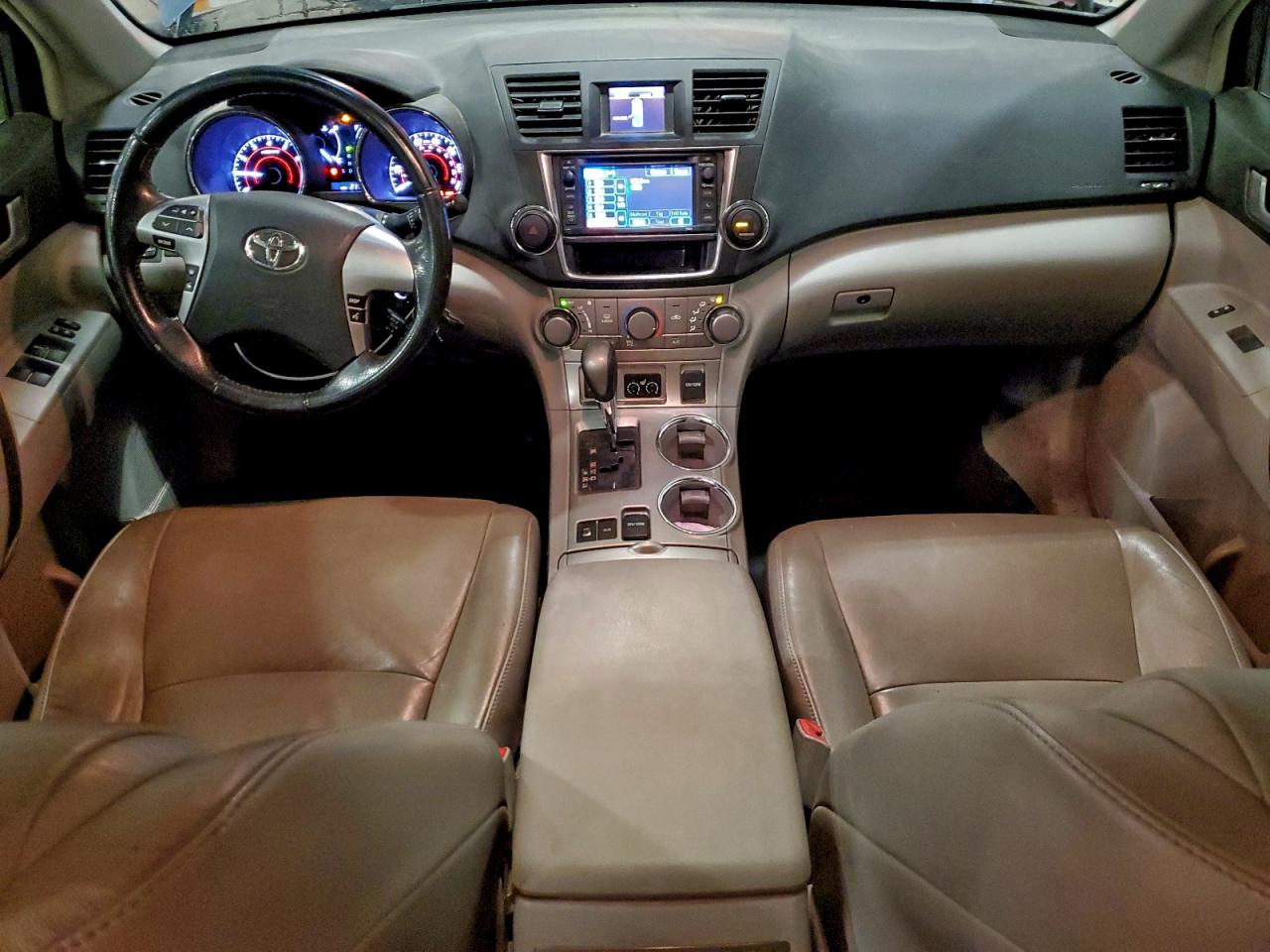 2013 Toyota Highlander Base VIN: 5TDBK3EH0DS242745 Lot: 93139155