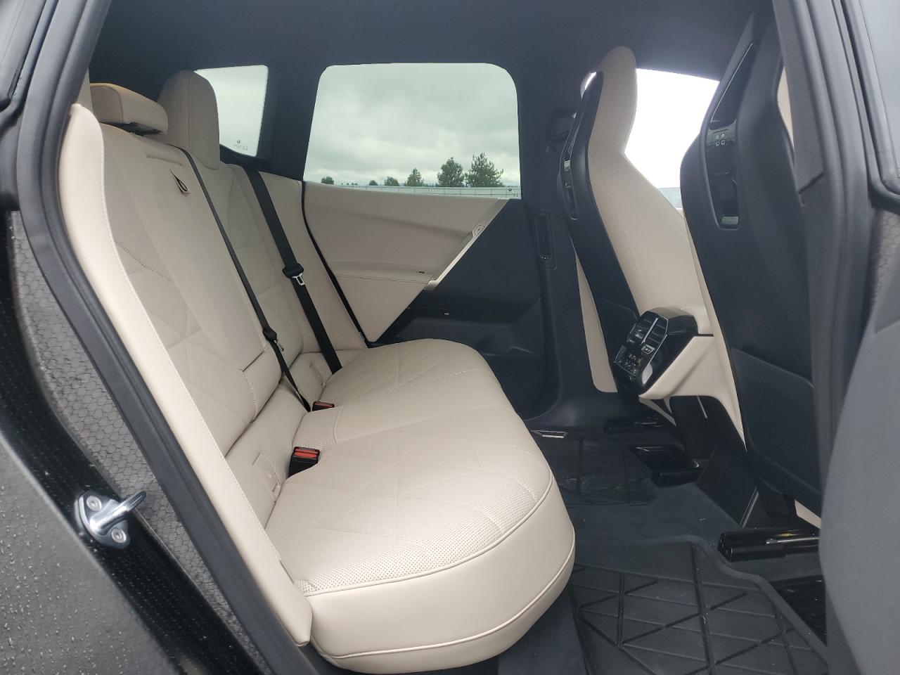 2023 BMW Ix xDrive50 VIN: WB523CF02PCM07590 Lot: 92500425
