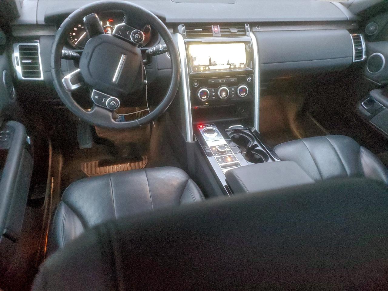 2017 Land Rover Discovery Hse VIN: SALRRBBV2HA011677 Lot: 93846985