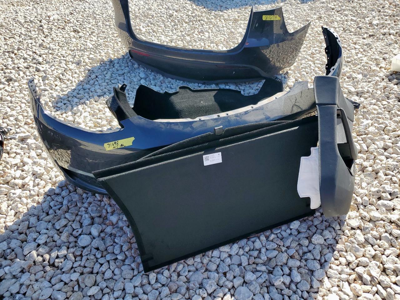 2025 Tesla Model Y VIN: 7SAYGDED6SA351761 Lot: 92357145