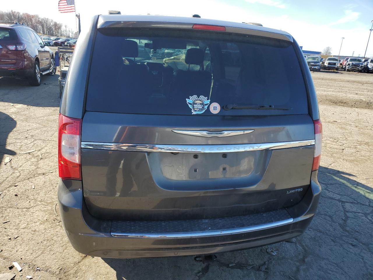 2016 Chrysler Town & Country Limited VIN: 2C4RC1JG7GR221613 Lot: 92239265