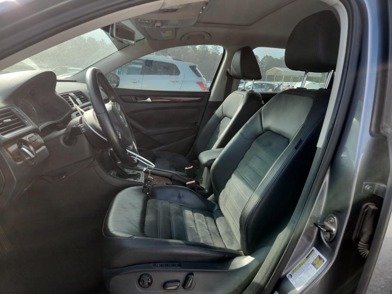 2012 Volkswagen Passat Sel VIN: 1VWCN7A36CC040597 Lot: 93033705