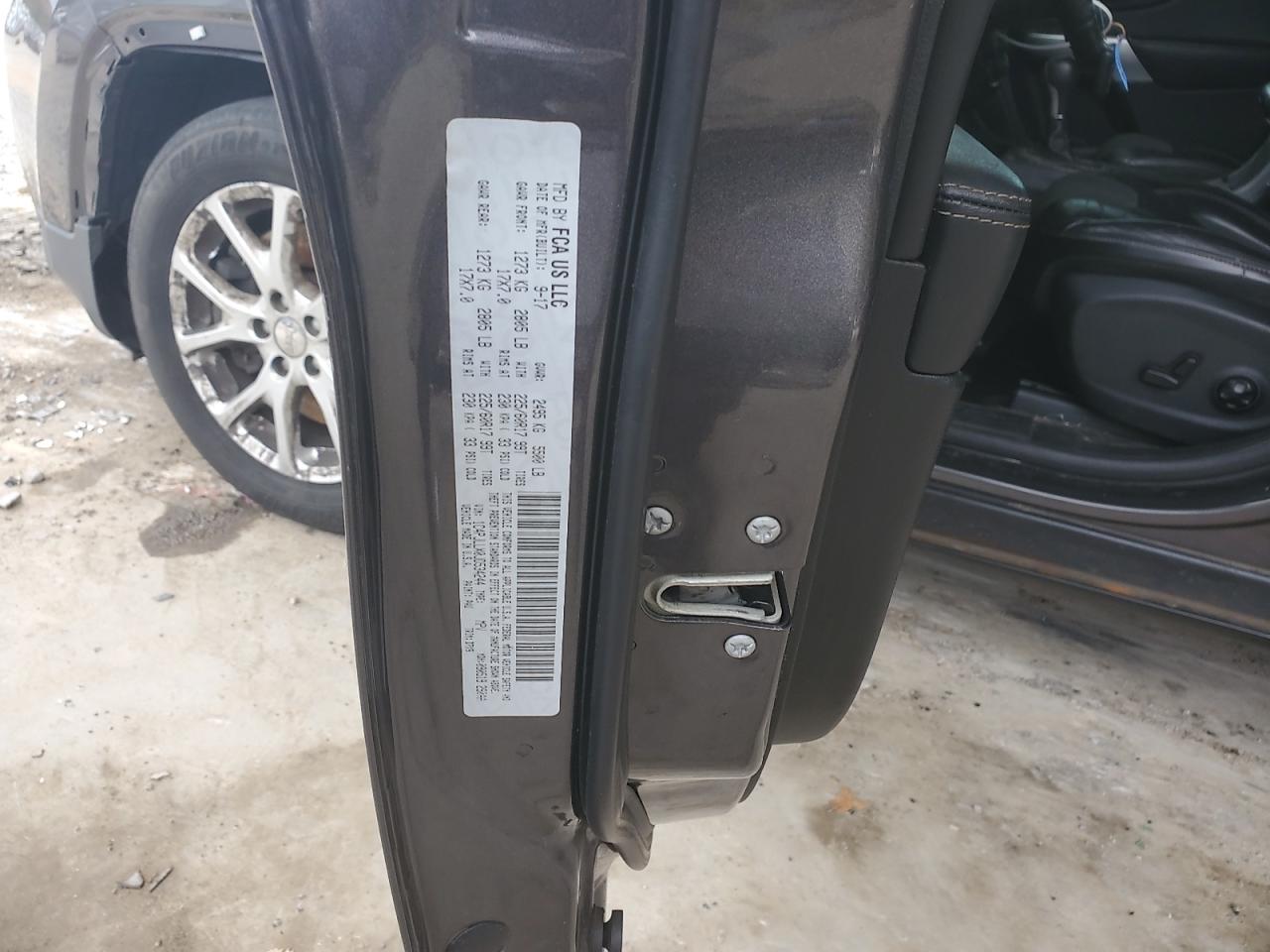 2018 Jeep Cherokee Latitude Plus VIN: 1C4PJLLX0JD534244 Lot: 92100235