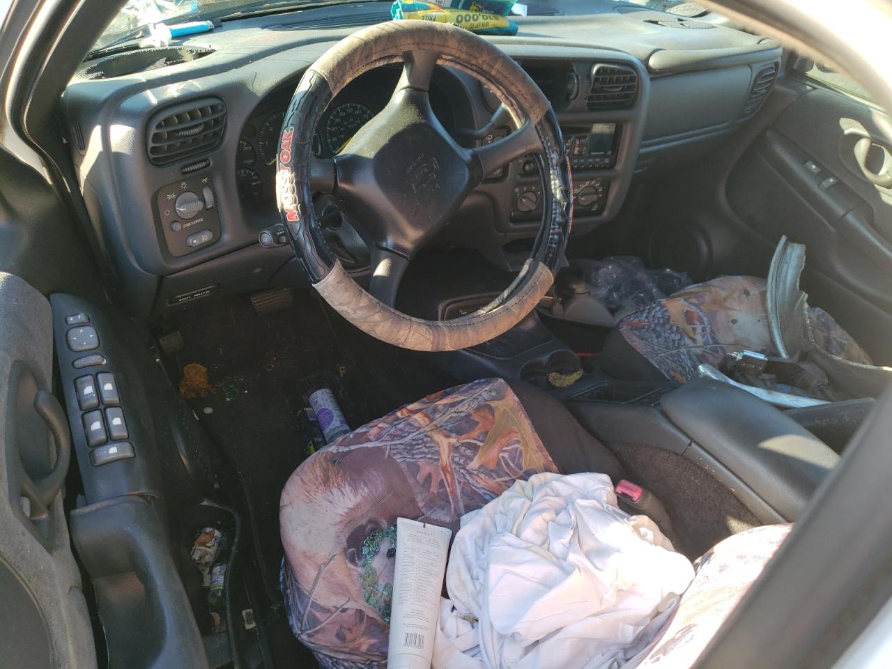 2000 Chevrolet Blazer VIN: 1GNDT13W0YK198956 Lot: 90746855