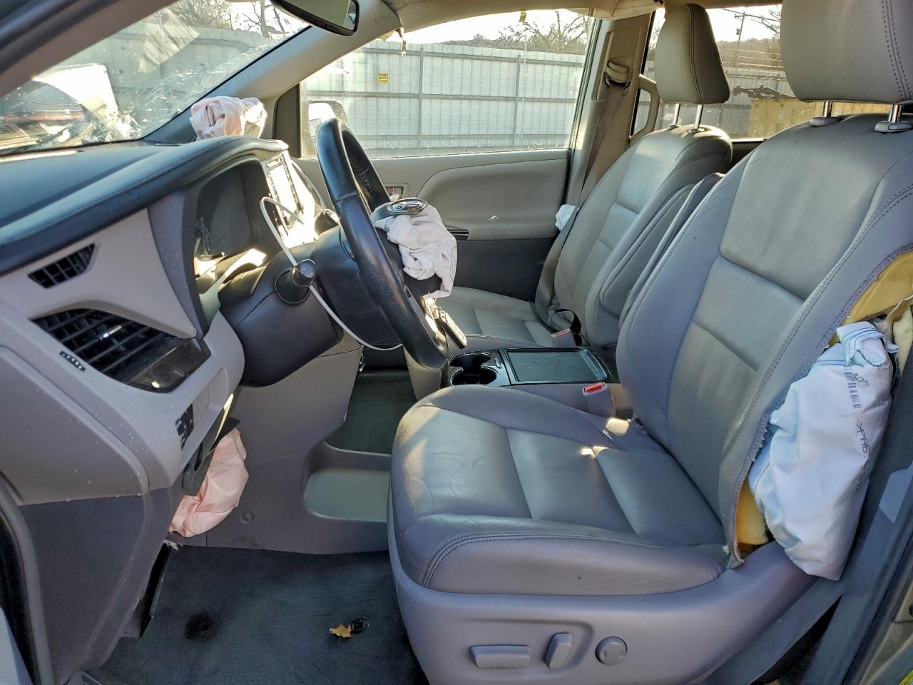 2019 Toyota Sienna Xle VIN: 5TDYZ3DC4KS984042 Lot: 94069745