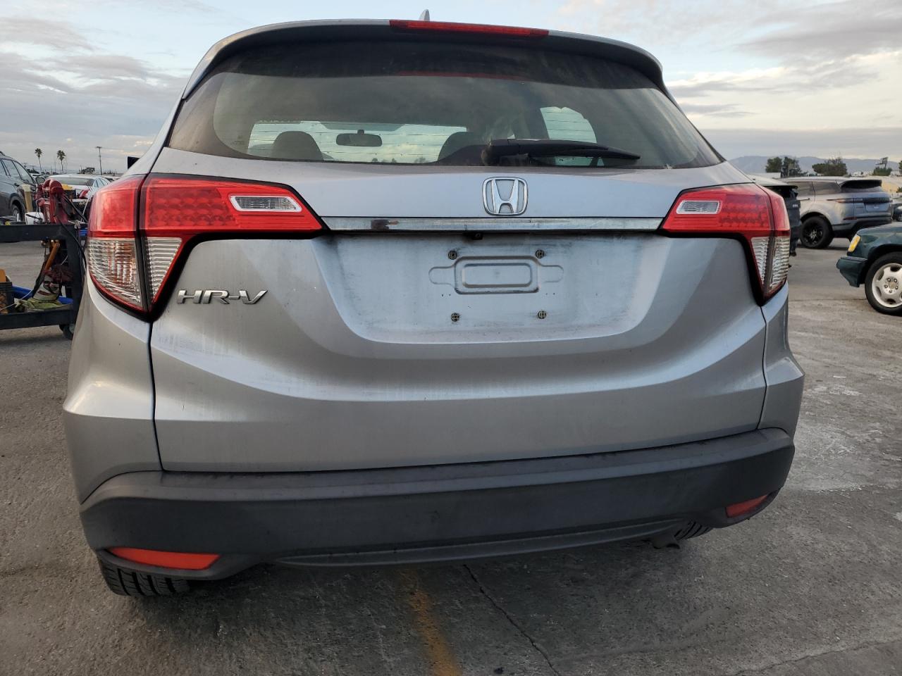 2020 Honda Hr-V Lx VIN: 3CZRU5H39LM711019 Lot: 92945765