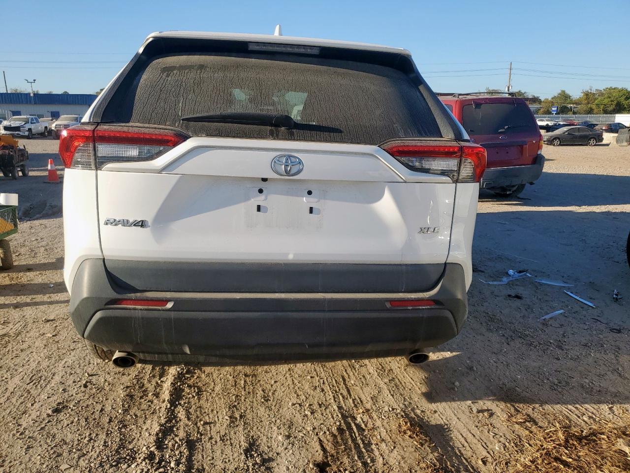 2022 Toyota Rav4 Xle VIN: 2T3W1RFV8NW187117 Lot: 92013685