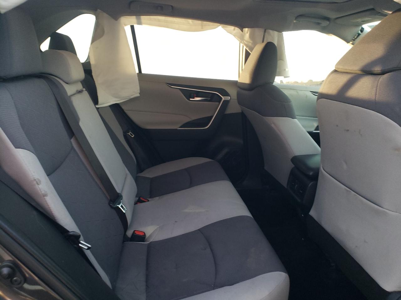 2021 Toyota Rav4 Xle VIN: JTMW1RFV2MJ022712 Lot: 92516245