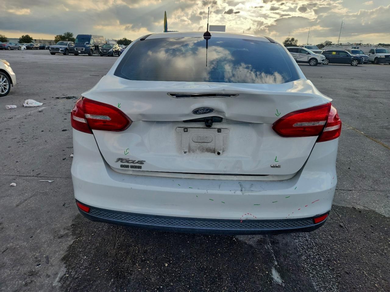 2017 Ford Focus Se VIN: 1FADP3F26HL327140 Lot: 94352415