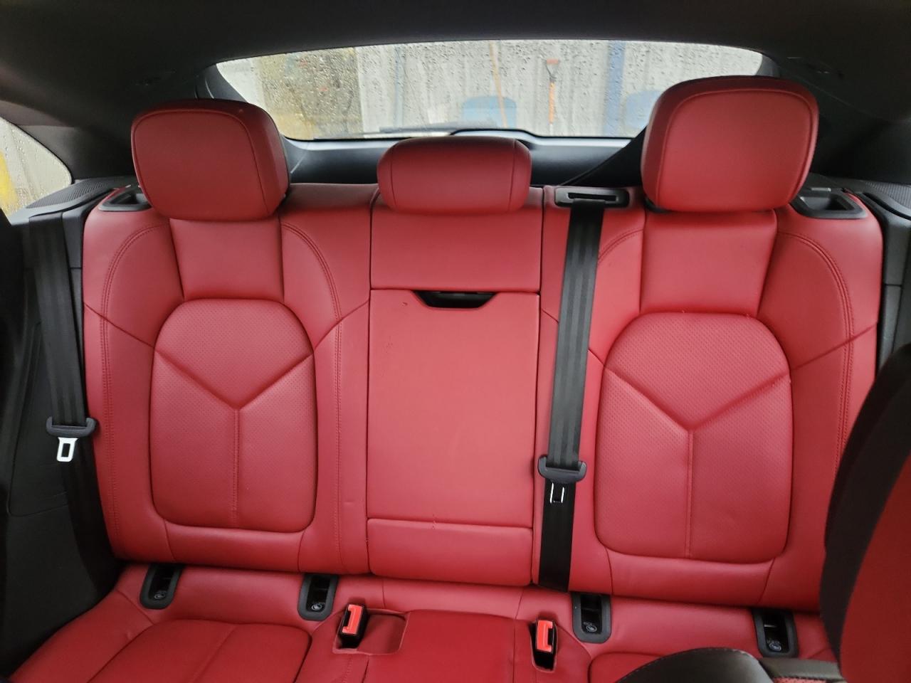 2020 Porsche Macan S VIN: WP1AB2A54LLB30384 Lot: 92011555