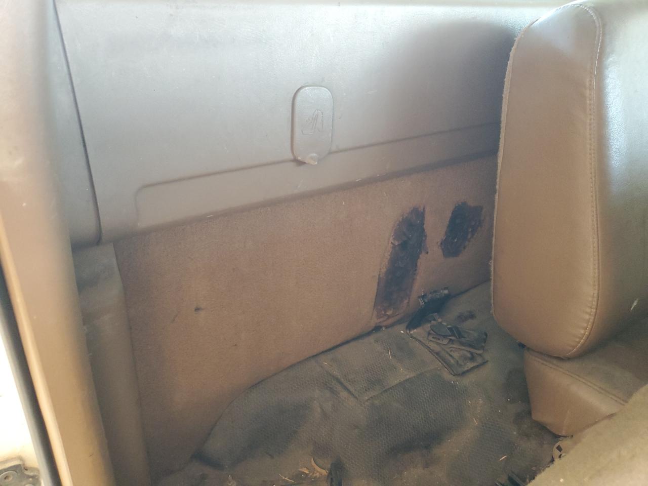 2000 Chevrolet Silverado C1500 VIN: 1GCEC14V8YE322456 Lot: 93233105