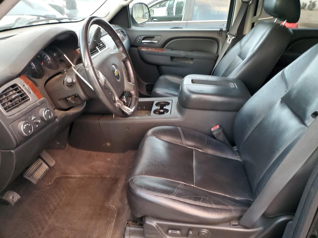 2010 Chevrolet Suburban K1500 Ltz VIN: 1V2GR2CA2KC606730 Lot: 93253555