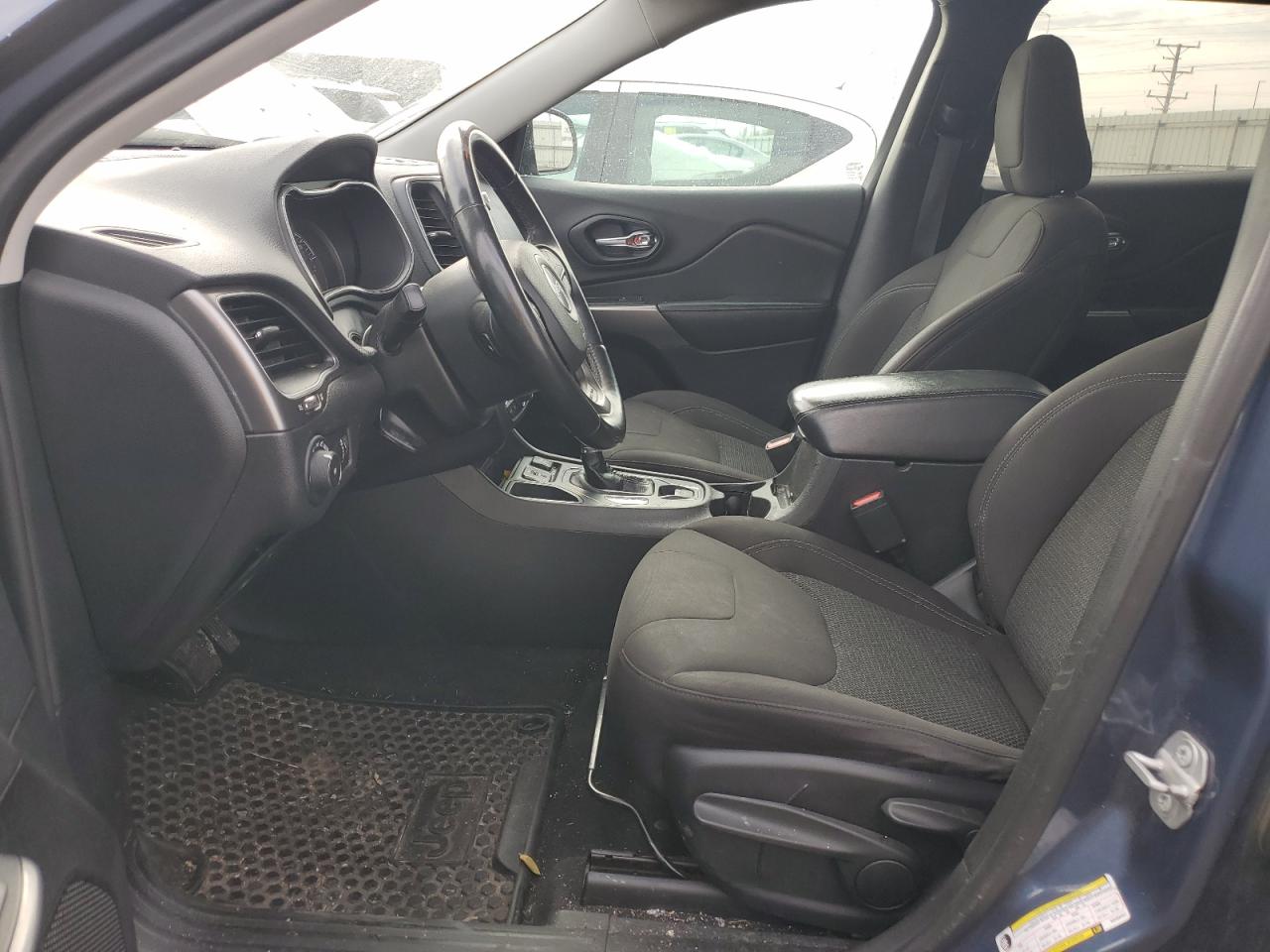 2019 Jeep Cherokee Latitude VIN: 1C4PJLCB4KD450451 Lot: 91022895