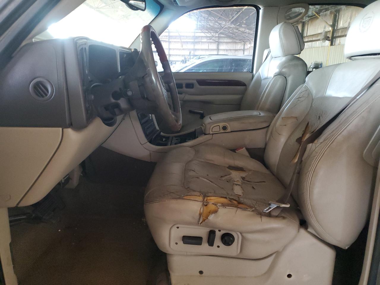 2002 Cadillac Escalade Luxury VIN: 1GYEK63N82R139599 Lot: 85431565